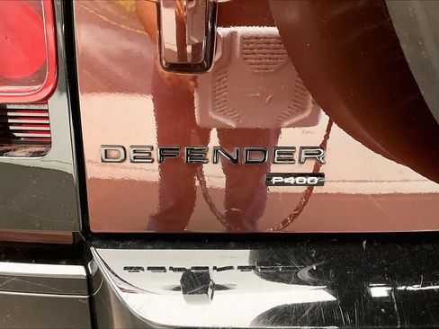 Used 2023 Land Rover Defender 130 X-Dynamic SE AWD/4WD image 33