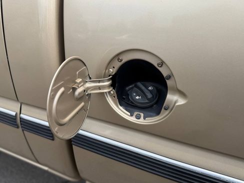Used 2006 GMC Sierra 2500 W/T RWD image 56