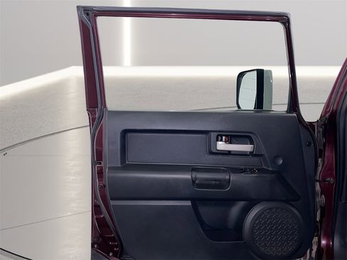 Used 2007 Toyota FJ Cruiser 4WD image 9