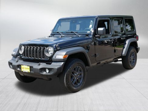 Used 2025 Jeep Wrangler Unlimited Sport AWD/4WD image 3