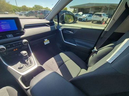 Used 2025 Toyota RAV4 XLE image 3
