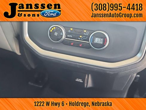 Used 2025 Ford Expedition Platinum w/ Driver's Package AWD/4WD image 11