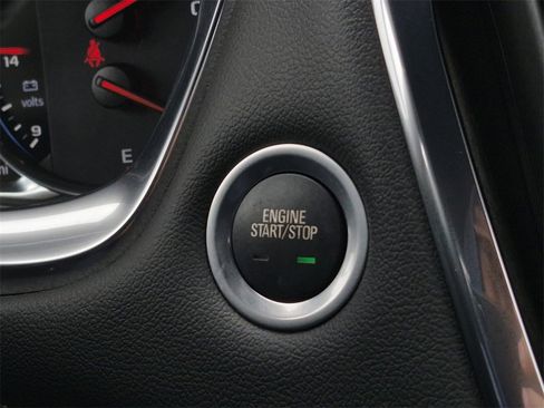 Used 2023 Chevrolet Traverse High Country image 32