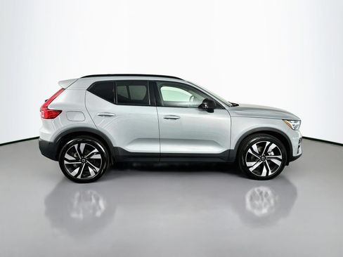 Used 2025 Volvo XC40 B5 Ultra AWD/4WD image 8