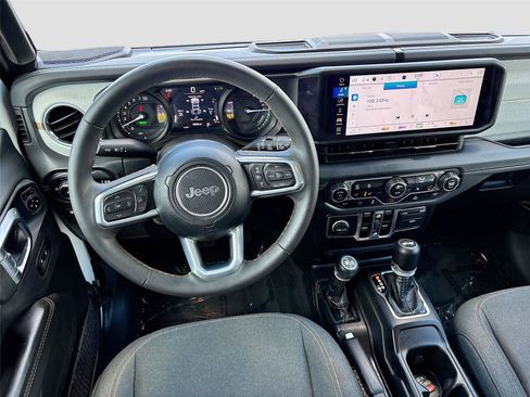 Used 2024 Jeep Wrangler Unlimited Sahara AWD/4WD image 21