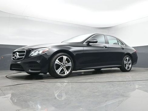 Used 2018 Mercedes-Benz E 300 E 300 image 35