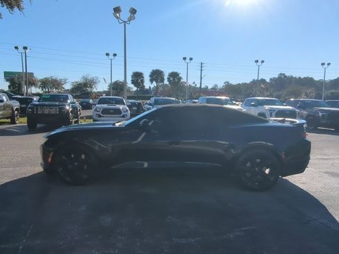Used 2022 Chevrolet Camaro LT w/ Technology Package image 7