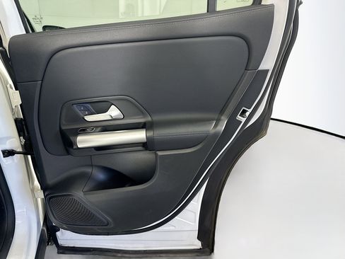 Used 2025 Mercedes-Benz GLA 250 4MATIC image 30