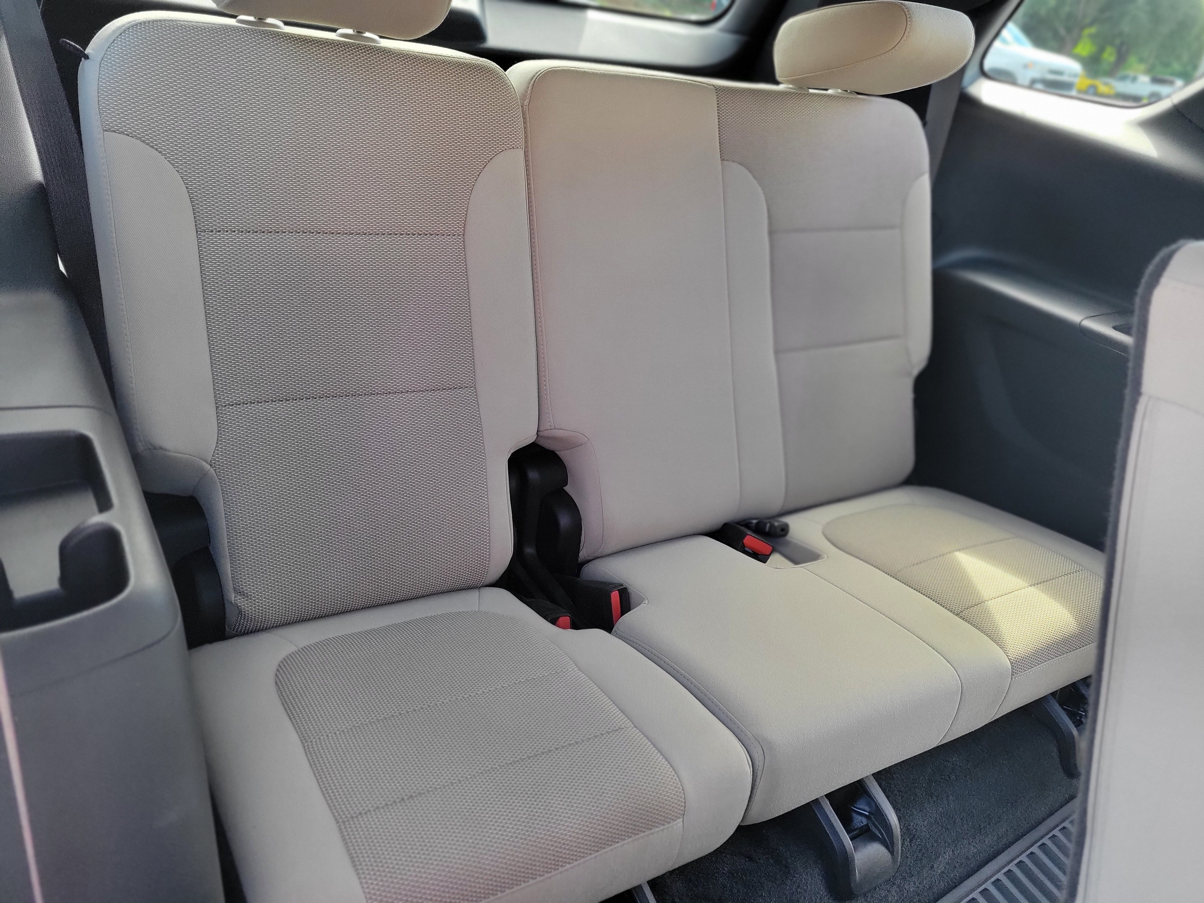 Certified 2023 Chevrolet Traverse LS FWD image 32