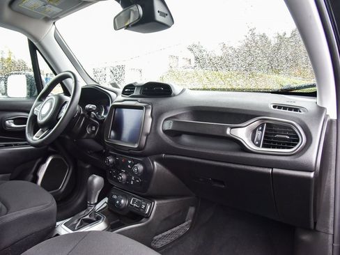 Certified 2022 Jeep Renegade Latitude image 10