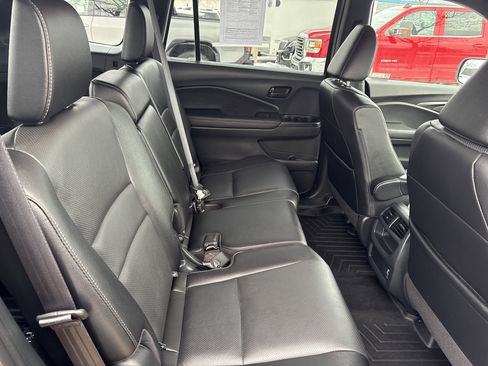 Used 2023 Honda Passport EX-L image 16