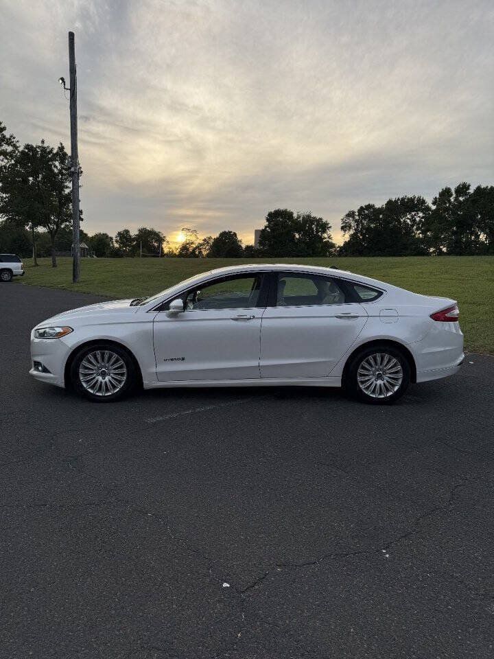 Used 2013 Ford Fusion SE FWD image 4