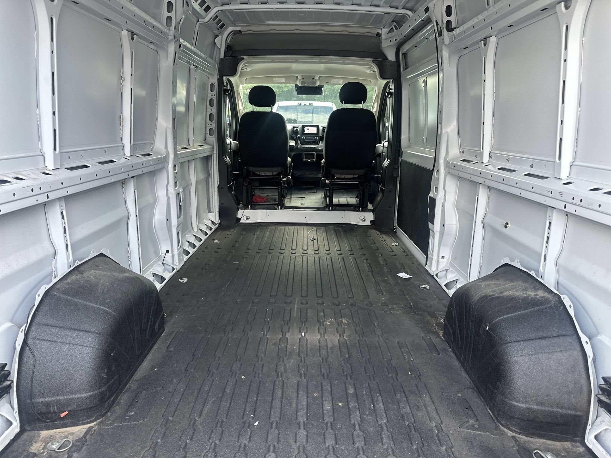 Used 2024 RAM ProMaster 2500 FWD image 17