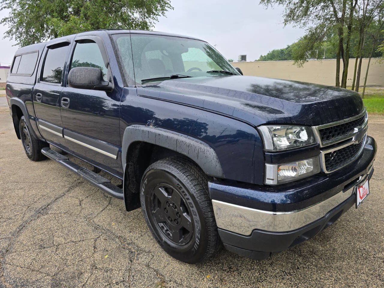 Used 2007 Chevrolet Silverado 1500 LT w/ Light Duty Power Package AWD/4WD image 3