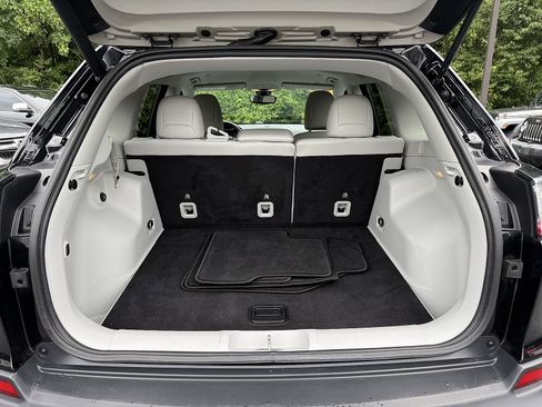 Used 2019 Jeep Cherokee Limited AWD/4WD image 16