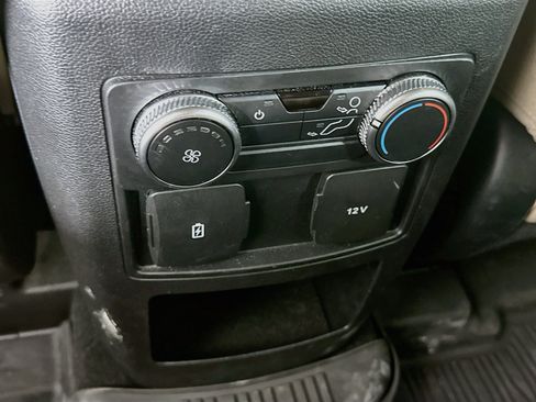 Used 2021 Ford Explorer XLT RWD image 26