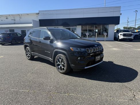 Used 2025 Jeep Compass Limited AWD/4WD image 1