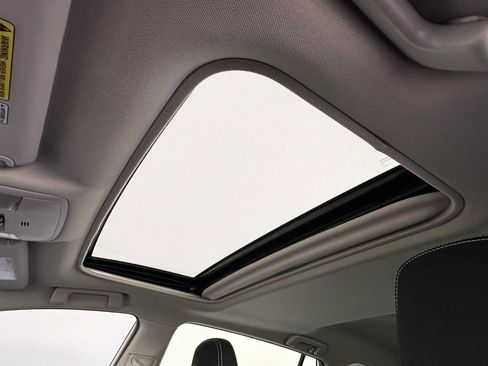 Used 2016 Toyota RAV4 XLE AWD/4WD image 35