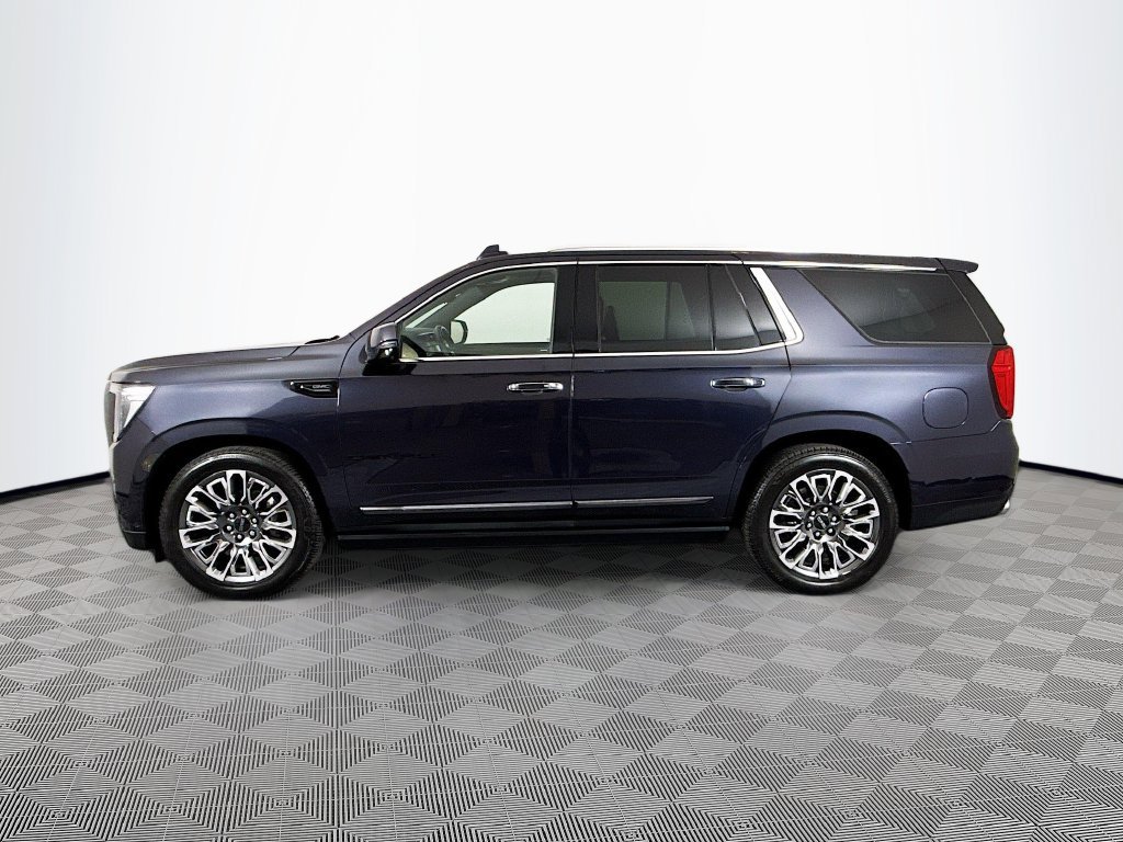 Used 2024 GMC Yukon Denali Ultimate AWD/4WD image 4