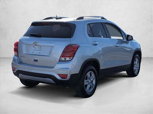 Used 2018 Chevrolet Trax LT w/ LT Convenience Package image 5
