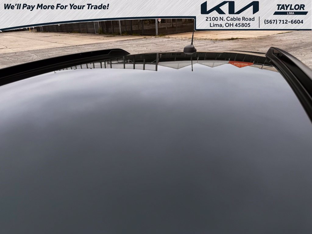 Used 2025 Chevrolet Trax LT FWD image 14