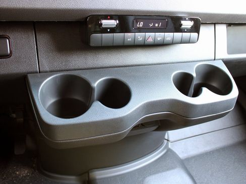 Used 2025 Mercedes-Benz Sprinter 2500 image 17