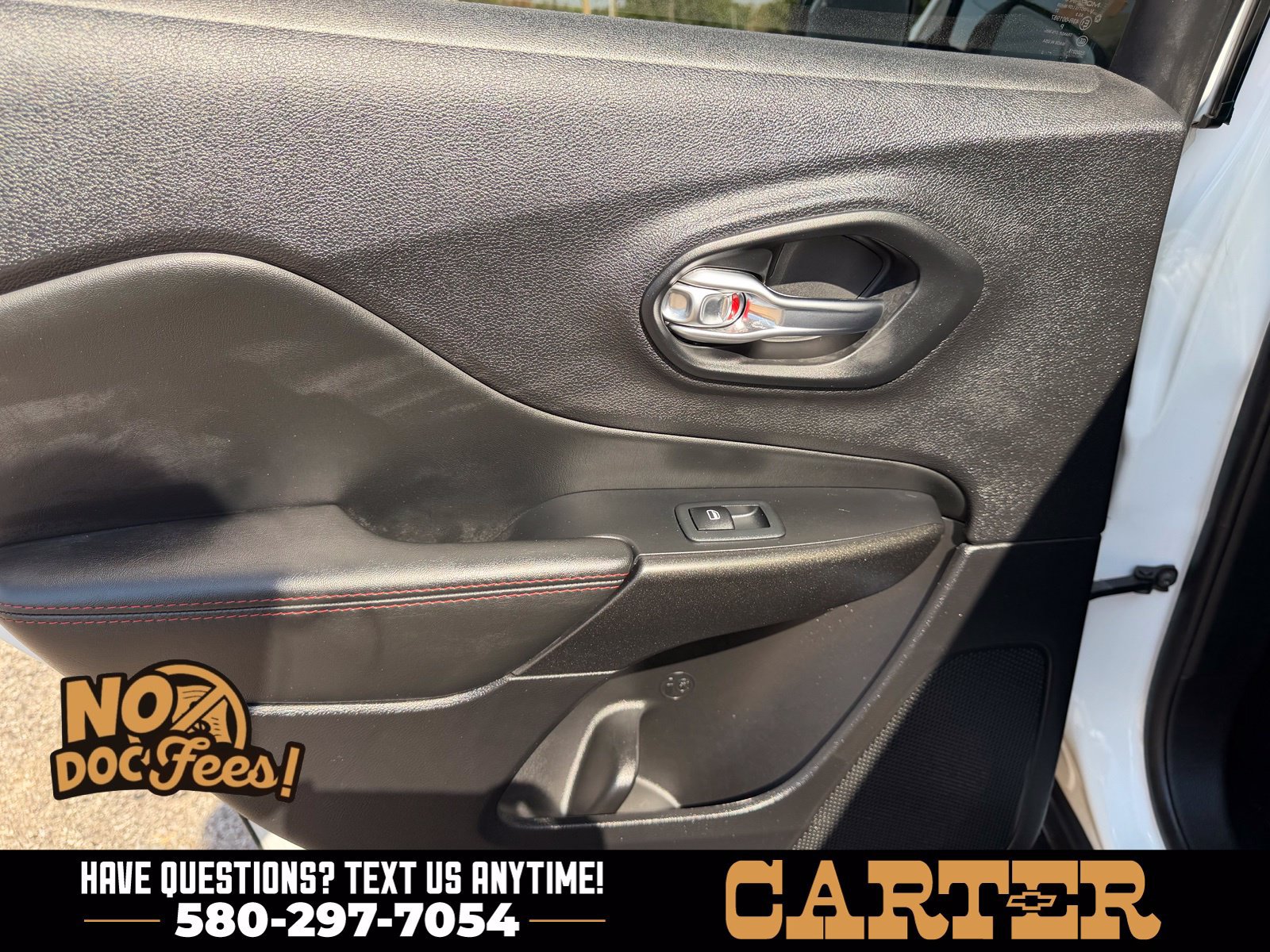 Used 2022 Jeep Cherokee Trailhawk w/ Comfort/Convenience Group AWD/4WD image 26