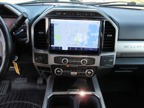 Used 2022 Ford F250 Lariat w/ Chrome Package image 21