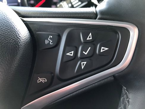 Used 2023 Chevrolet Equinox LT image 34