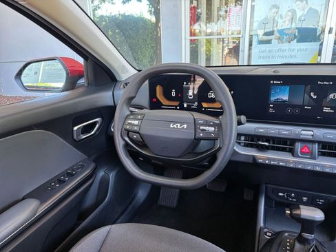 Used 2025 Kia K4 FWD image 34