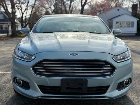 Used 2014 Ford Fusion SE image 2