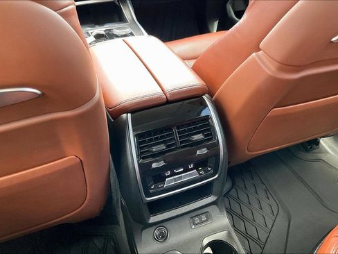 Used 2024 BMW X7 xDrive40i AWD/4WD image 10