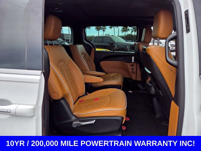 Used 2022 Chrysler Pacifica Pinnacle AWD/4WD image 16