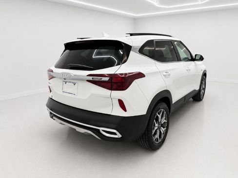 Used 2022 Kia Seltos EX AWD/4WD image 3