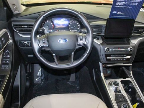 Certified 2020 Ford Explorer XLT w/ Equipment Group 202A image 10