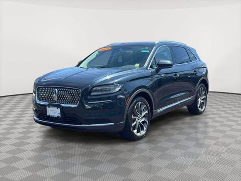 Used 2022 Lincoln Nautilus Reserve AWD/4WD image 3