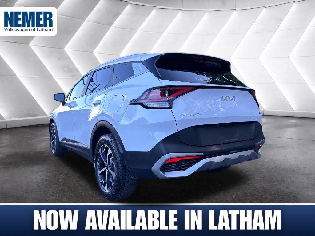 Used 2023 Kia Sportage EX AWD/4WD image 2