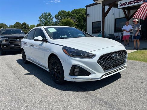 Used 2018 Hyundai Sonata Limited image 2
