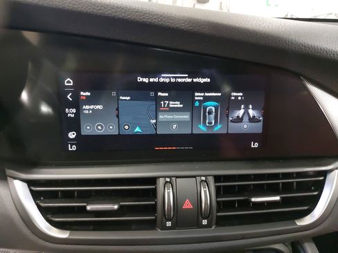 New 2025 Alfa Romeo Giulia w/ Veloce Package AWD image 24