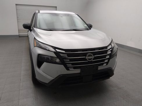 Used 2024 Nissan Rogue S AWD/4WD image 14