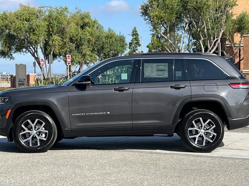 New 2025 Jeep Grand Cherokee Limited image 7