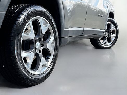Used 2019 Jeep Compass Limited AWD/4WD image 16