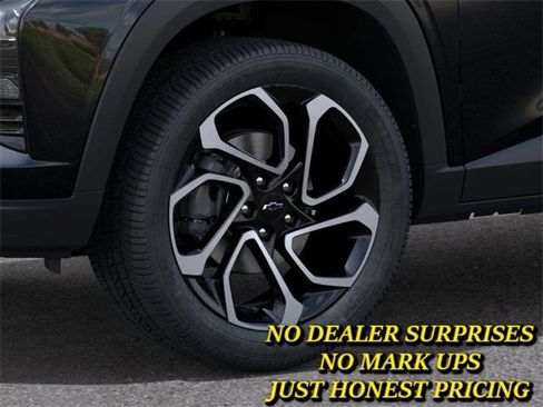 New 2026 Chevrolet Trax RS w/ Driver Confidence Package image 9