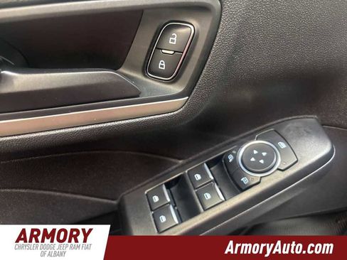 Used 2022 Ford Escape SE image 8