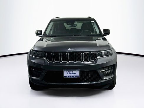 Used 2023 Jeep Grand Cherokee Laredo AWD/4WD image 2