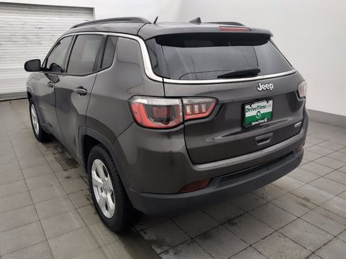Used 2019 Jeep Compass Latitude FWD image 5