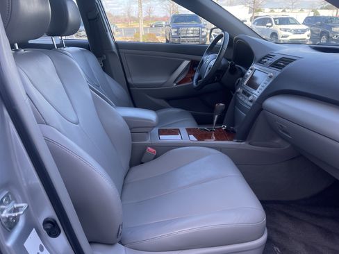 Used 2010 Toyota Camry XLE image 31