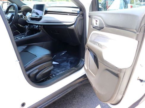 Used 2024 Jeep Compass Latitude AWD/4WD image 15