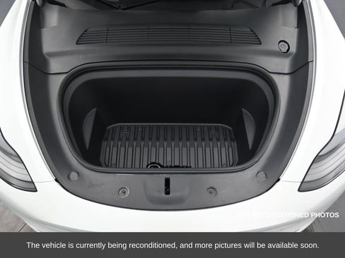 Used 2022 Tesla Model Y Long Range image 13