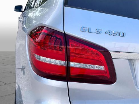 Used 2017 Mercedes-Benz GLS 450 4MATIC image 30